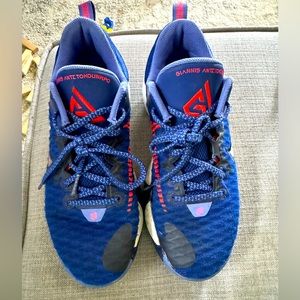 Big Boys' Giannis Immortality 2 (Gently Used) size 7